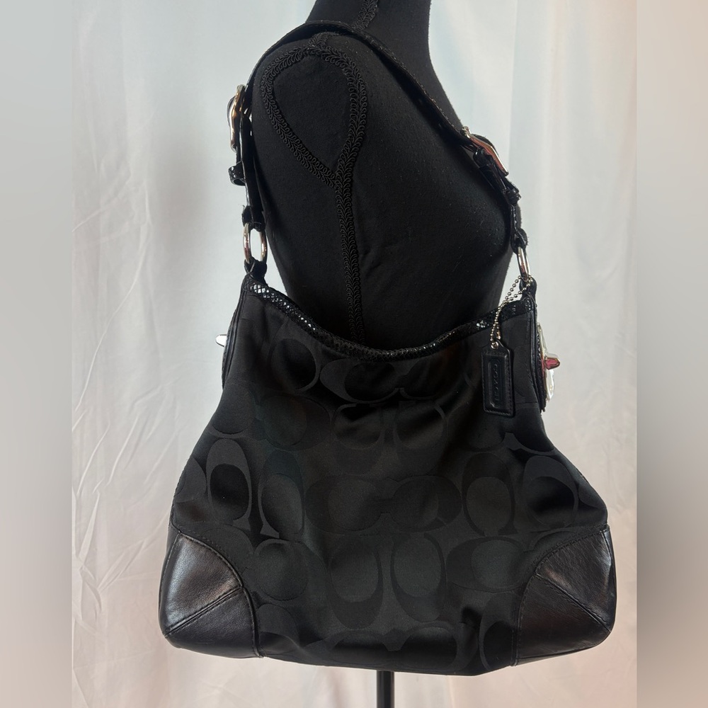 Coach Peyton Signature Sateen Black Shoulder‎ Bag No M1068-14525